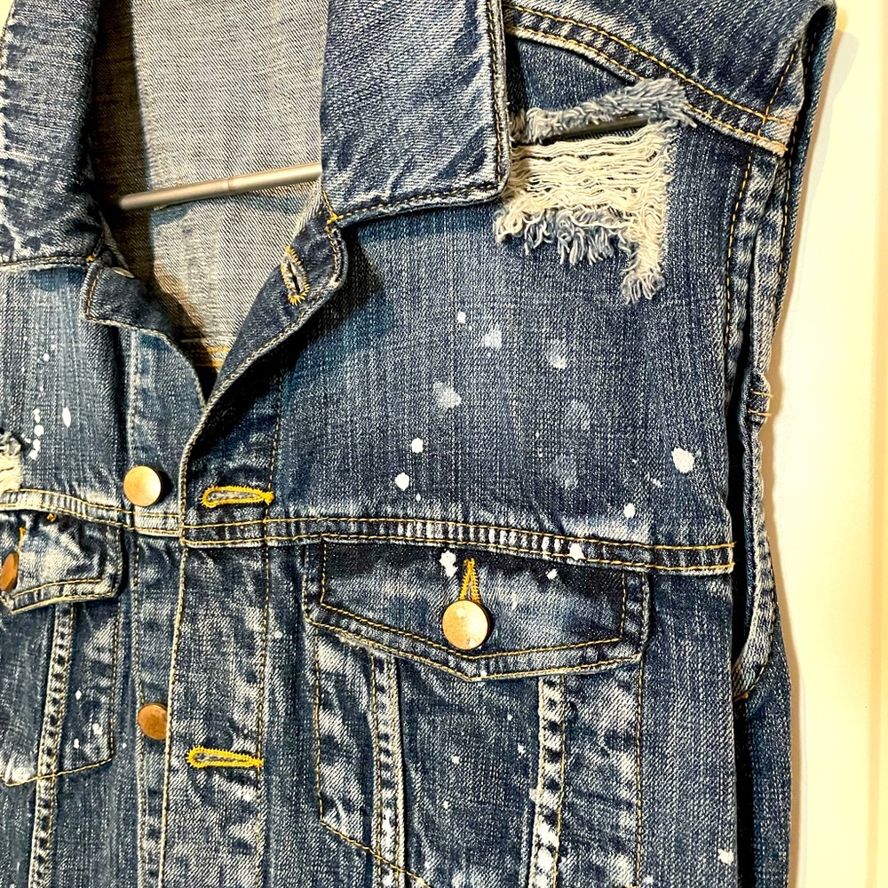 Jean jacket too - Picture 3 of 4